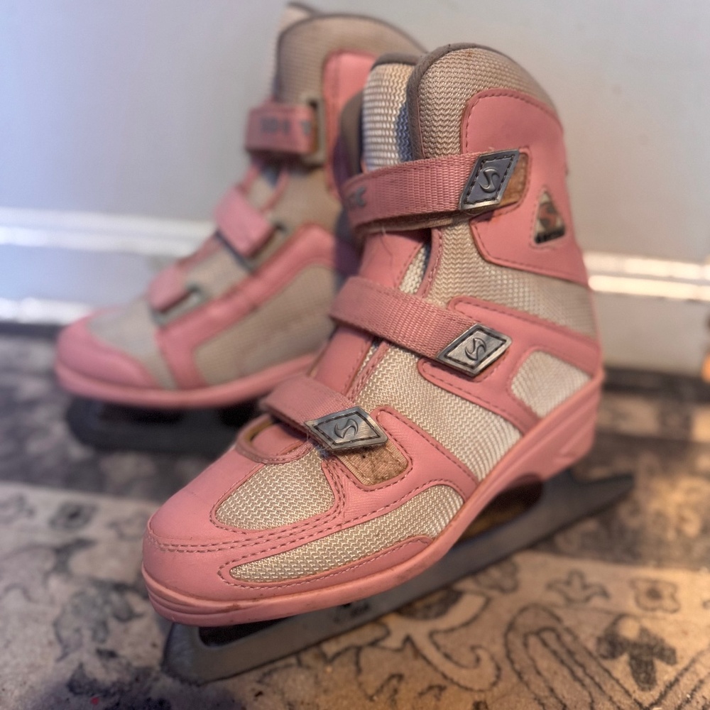 Girls Softec Pink Ice Skates size 3 with Velcro straps nice condition